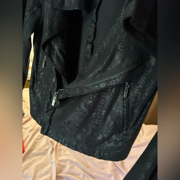 Black Mossimo snake print Women's lightweight moto layering Jacket size S/M - Picture 5 of 7